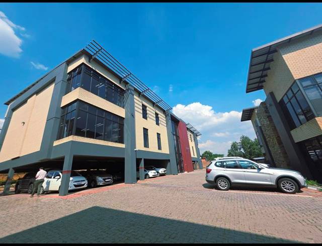 BUSINESS PROPERTY TO RENT IN DIE HOEWES